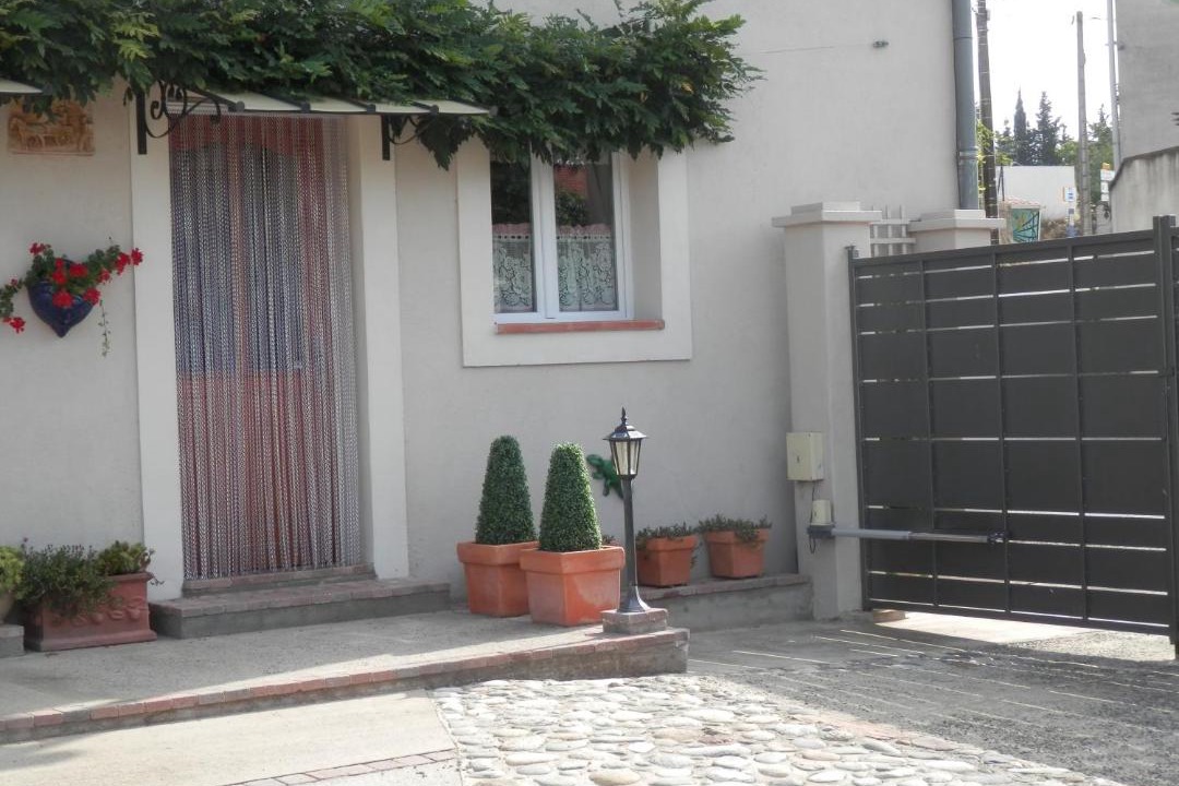 Photo of Buildings in Salsigne