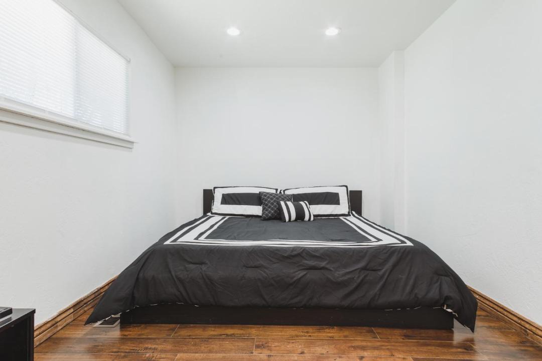 Photo of Bedroom in Springville