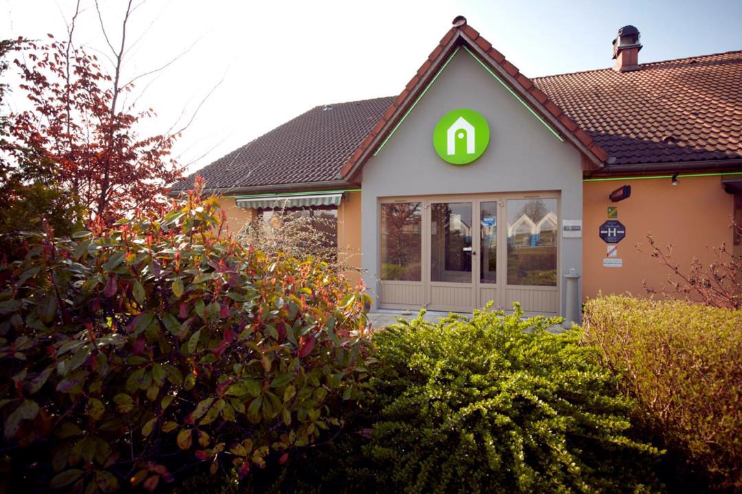 Photo of Buildings in Saint-Martin-sur-le-Pre
