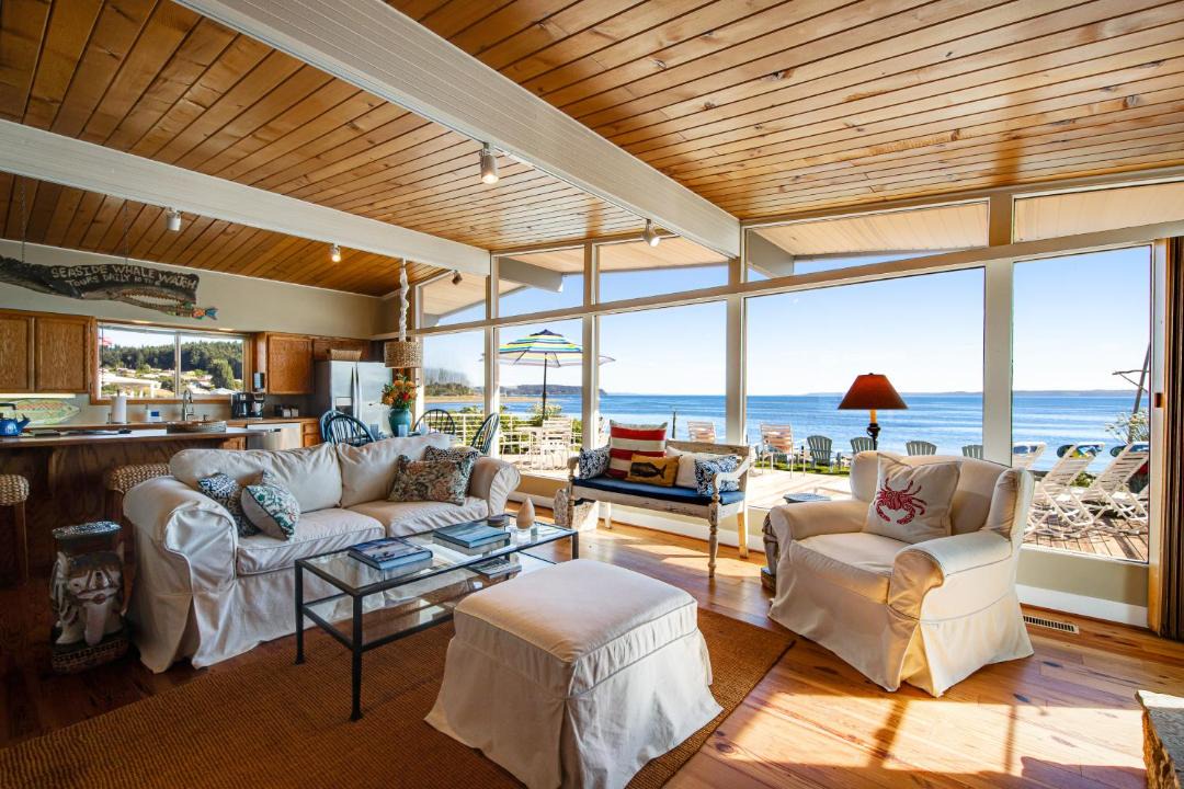 Photo of Others in Clinton