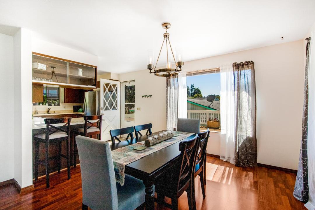 Photo of Others in Freeland