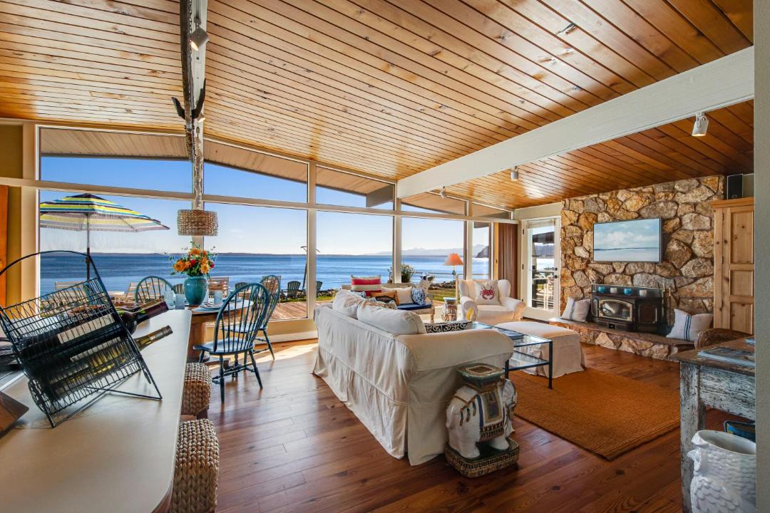 Photo of Others in Clinton