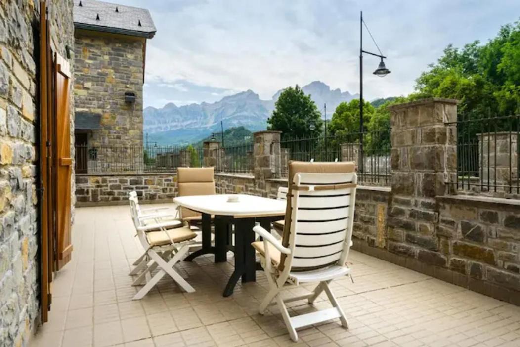 Photo of Patio Balcony in El Pueyo de Jaca