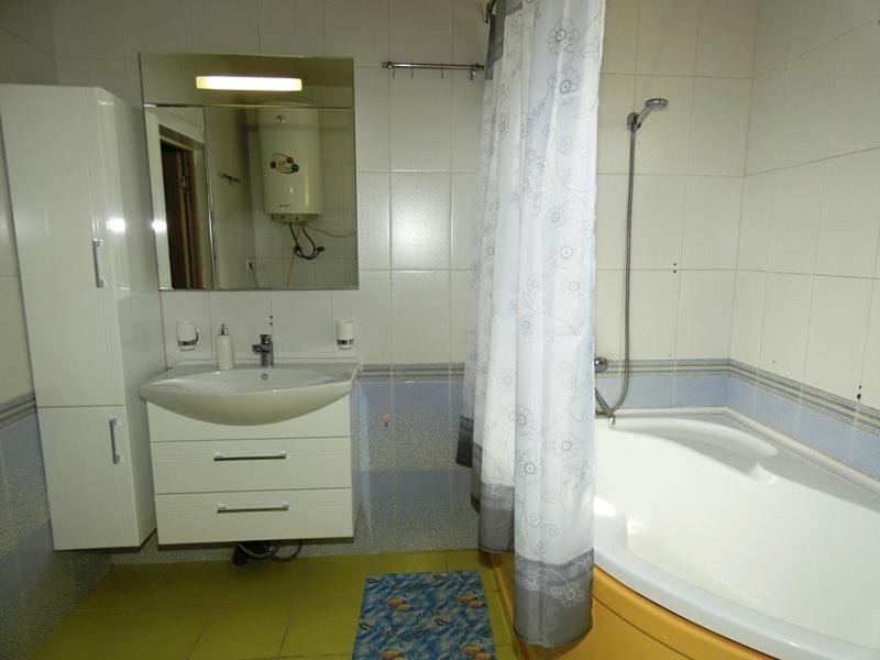 Photo of Bathroom in Vardane