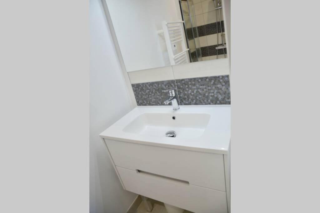 Photo of Bathroom in Avoine