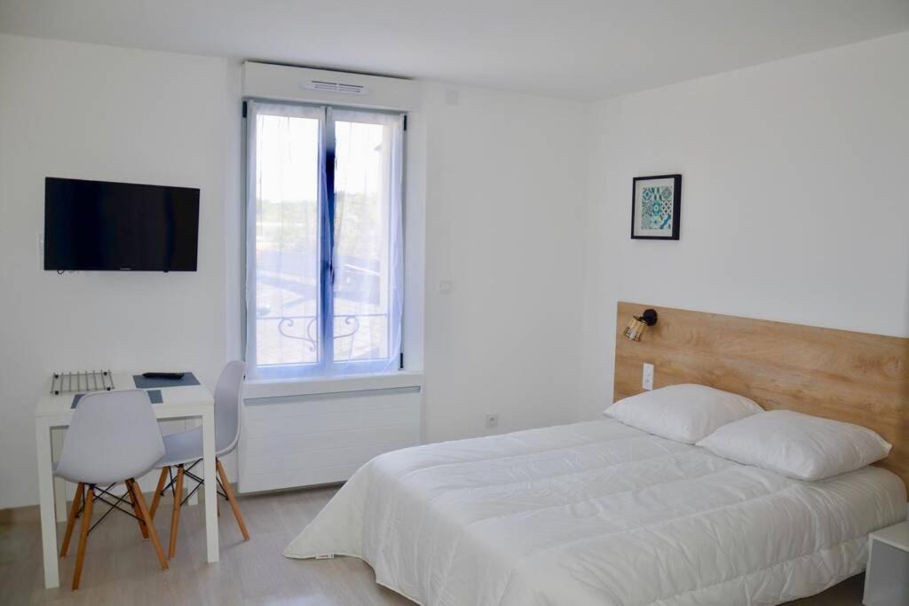 Photo of Bedroom in Avoine