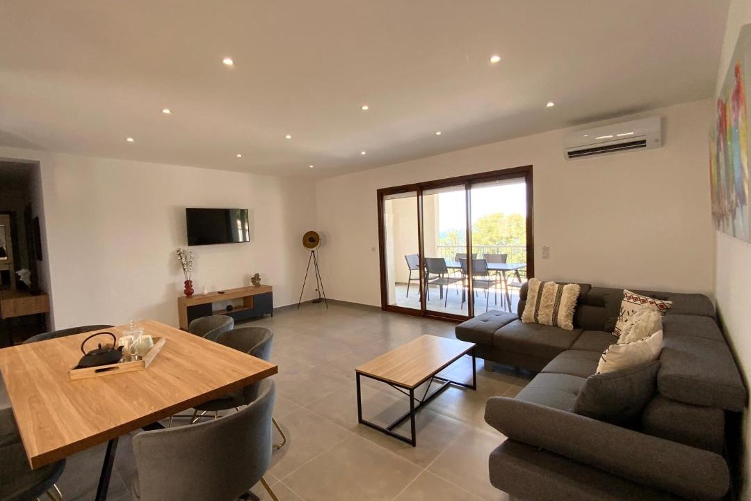 Photo of Livingroom in Monticello