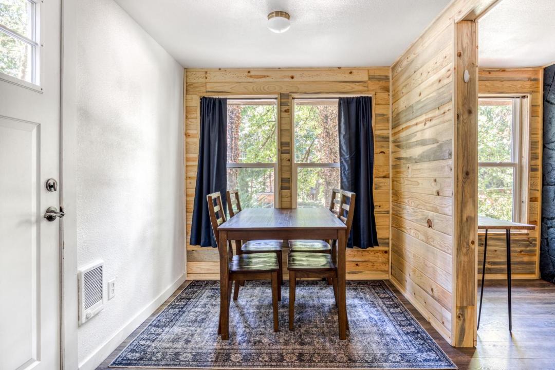 Photo of Others in Zigzag