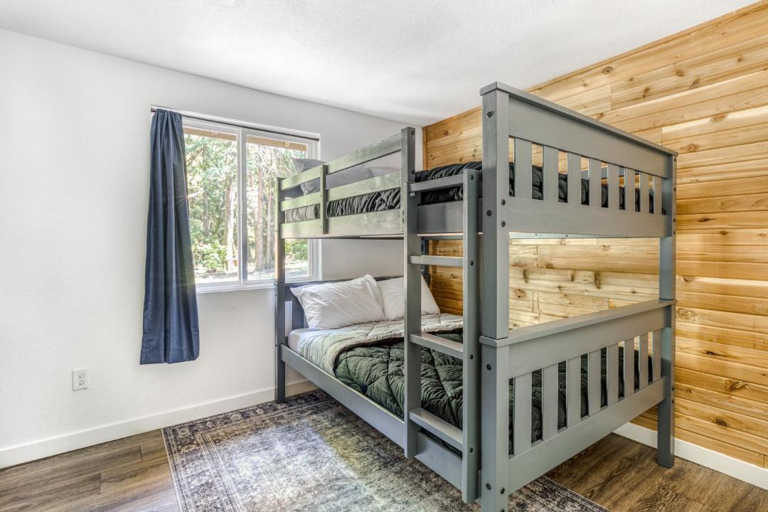 Photo of Others in Zigzag