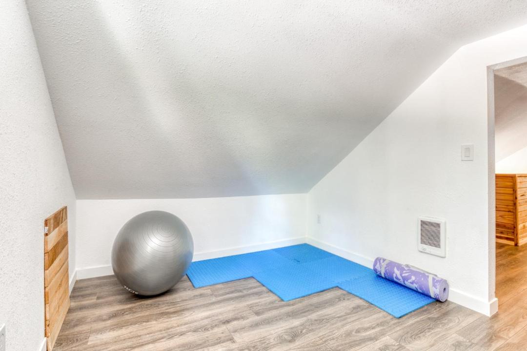 Photo of Others in Zigzag