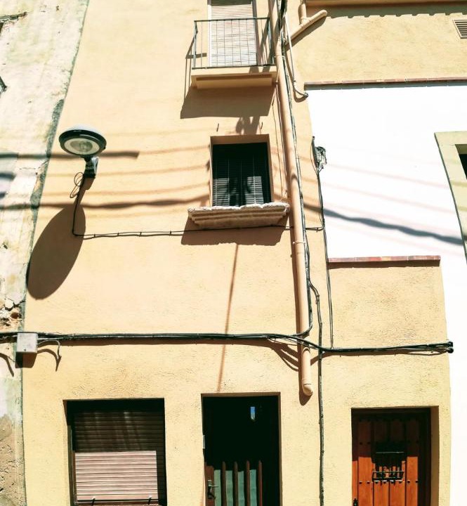 Photo of Buildings in La Pobla de Montornes