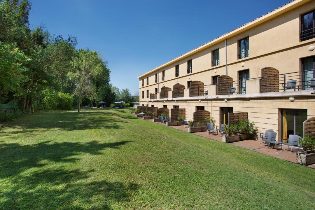 Photo of Others in Bouc-Bel-Air