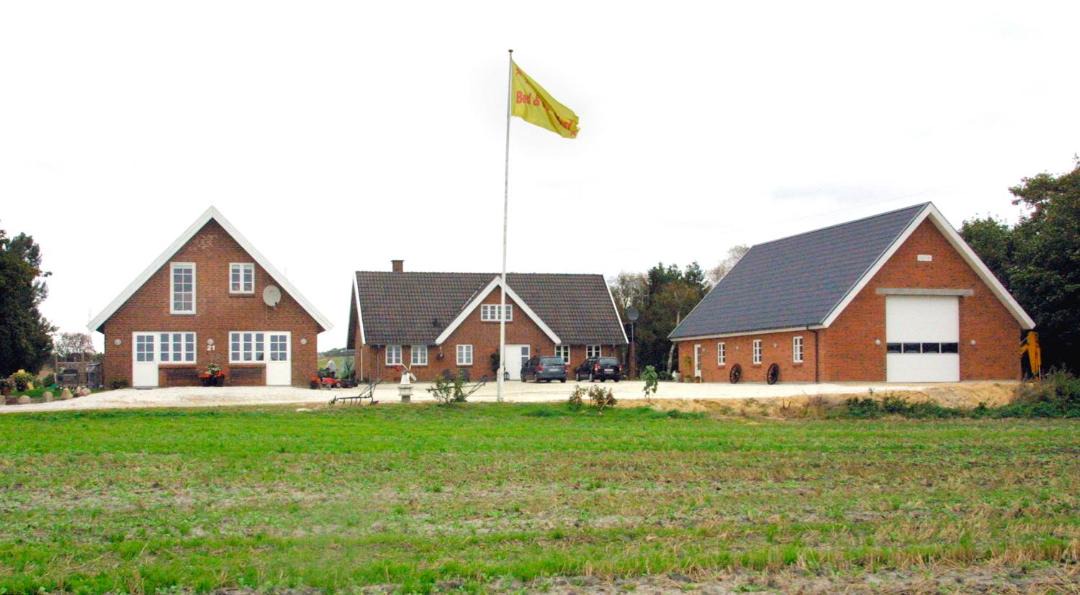 Photo of Buildings in Give