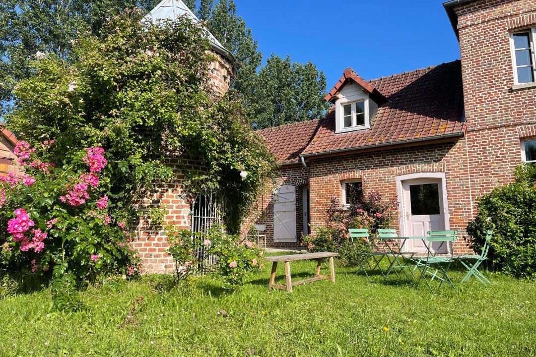 Photo of Buildings in Domvast