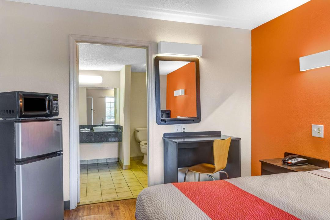 Photo of Others in Calhoun