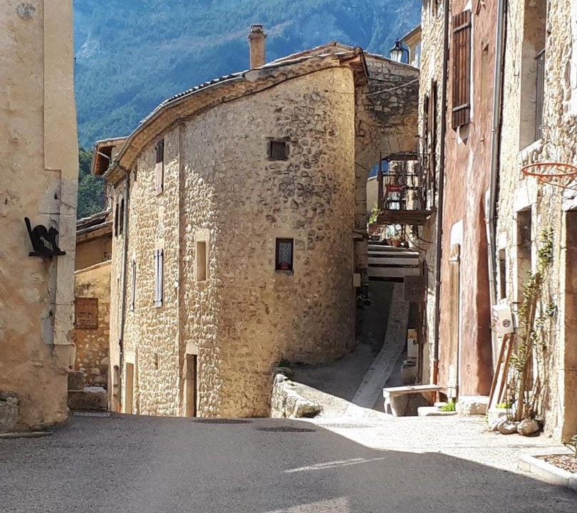 Photo of Buildings in Barnave