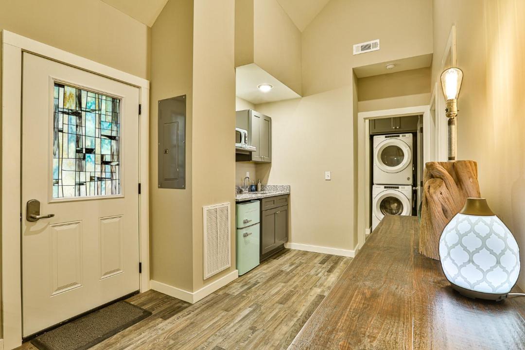 Photo of Others in Tate