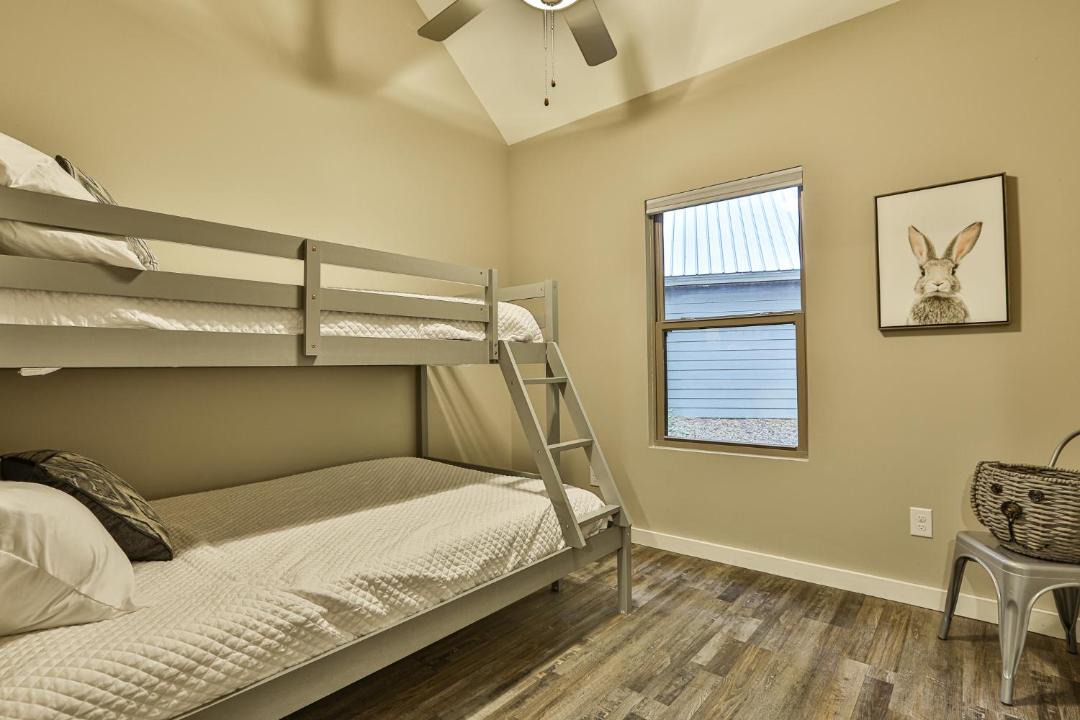 Photo of Others in Tate