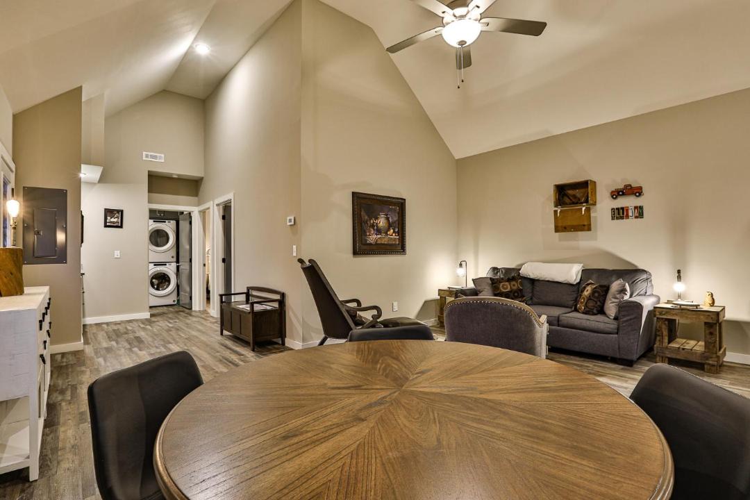 Photo of Livingroom in Tate