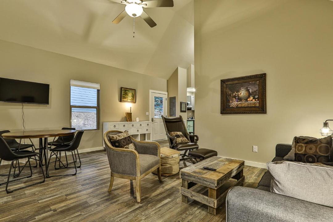 Photo of Livingroom in Tate