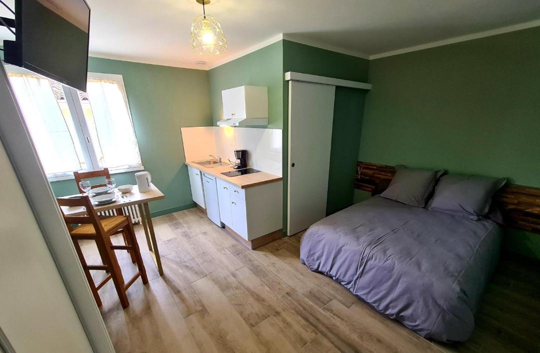 Photo of Bedroom in Lamalou-les-Bains