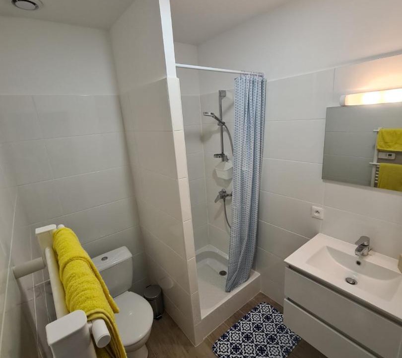 Photo of Bathroom in Lamalou-les-Bains