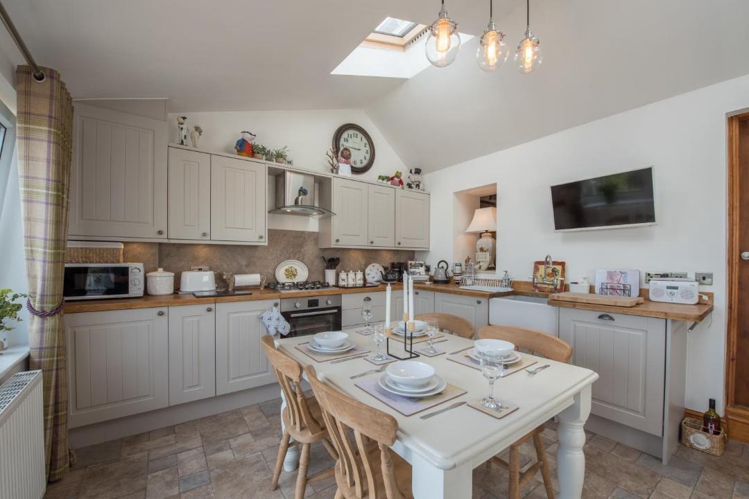 Photo of Kitchen in Fence