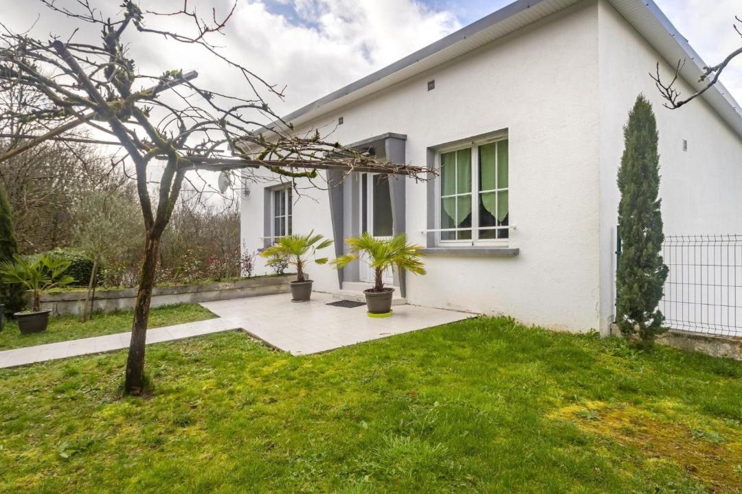 Photo of Buildings in Tulle