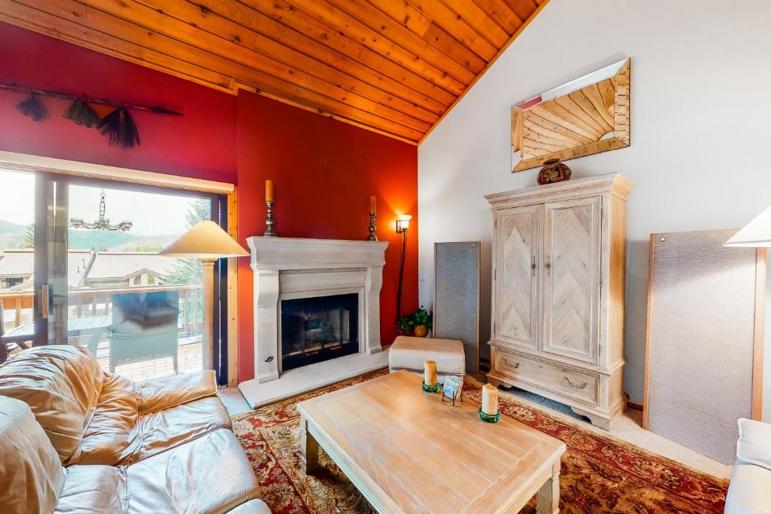 Photo of Livingroom in Elkhorn Village