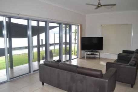 Photo of Others in Lucinda