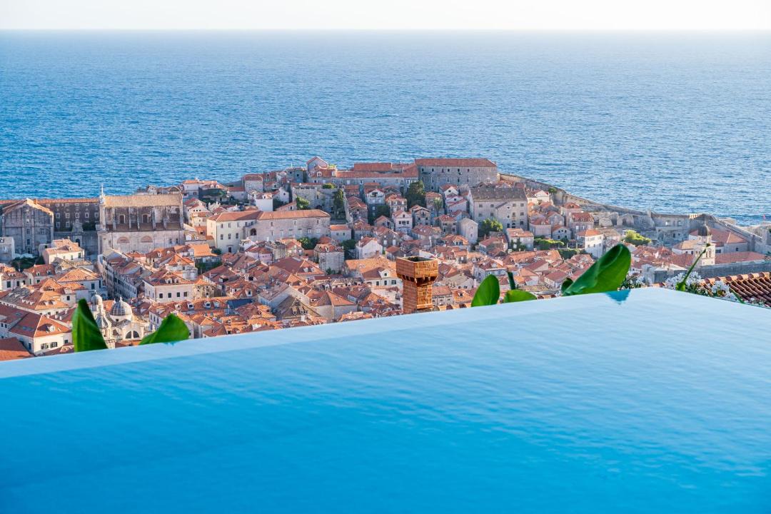 Photo of Others in Ploce