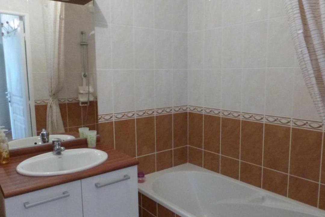 Photo of Bathroom in Saint-Gilles-Croix-de-Vie