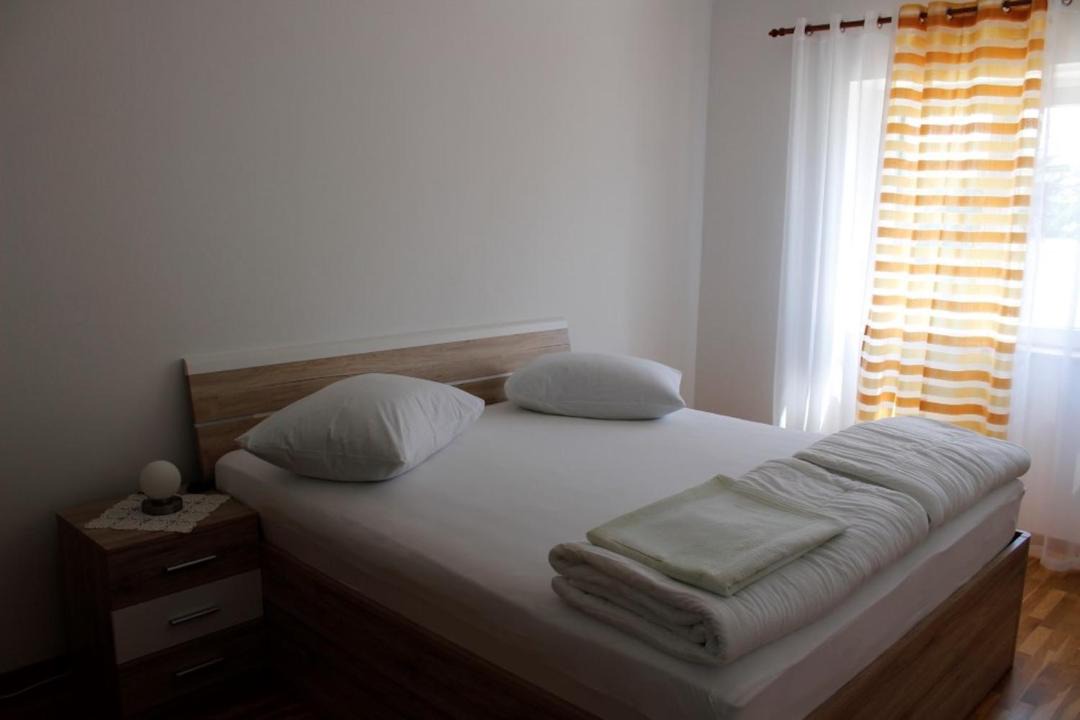 Photo of Bedroom in Cove Rogacic