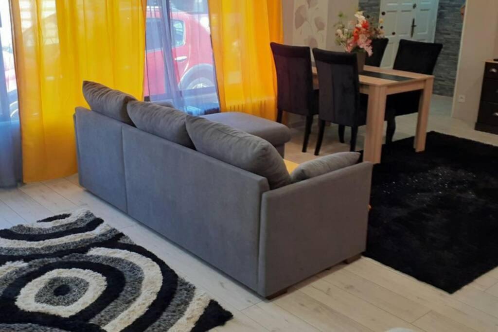 Photo of Livingroom in Charleville-Mezieres