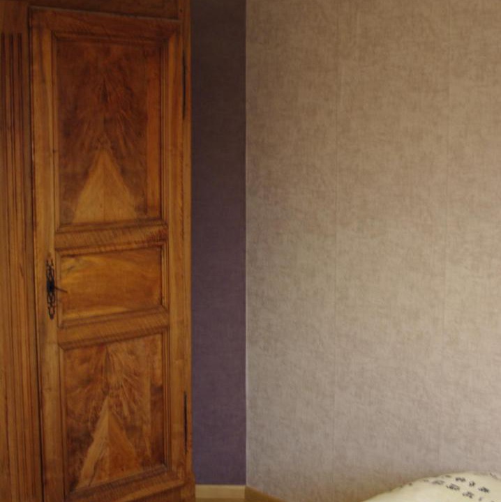 Photo of Others in Valence