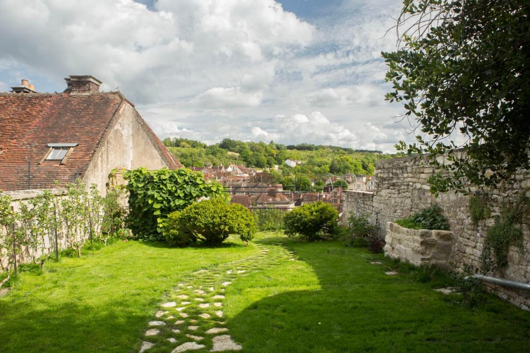 Photo of Buildings in Tonnerre