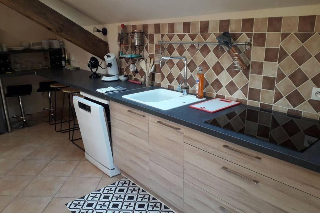 Photo of Kitchen in Ladon