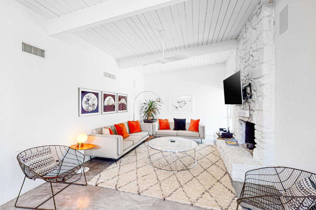 Photo of Livingroom in Racquet Club Estates