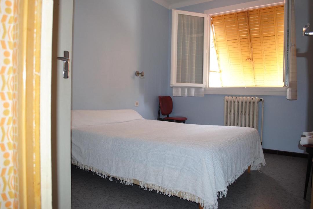 Photo of Bedroom in Charmes-sur-Rhone