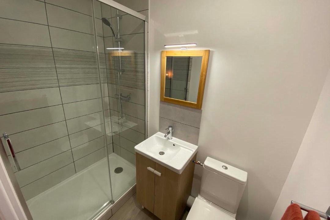 Photo of Bathroom in Anatole France Danton
