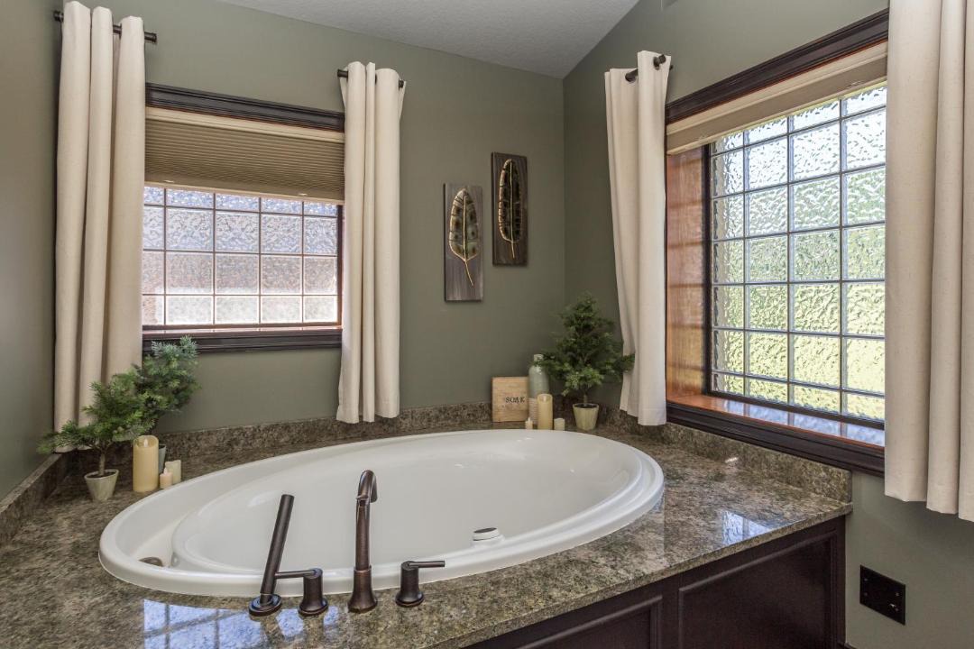Photo of Bathroom in Le Claire