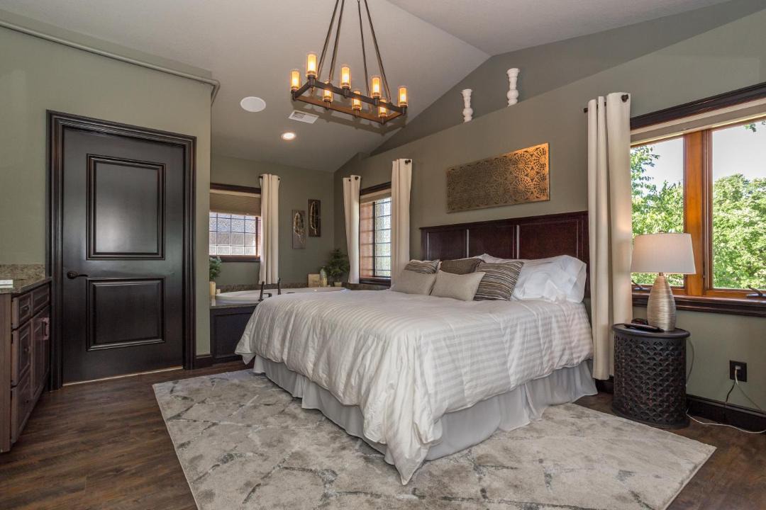 Photo of Bedroom in Le Claire
