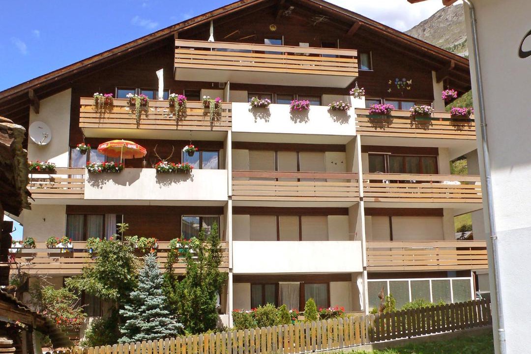 Photo of Others in Taesch