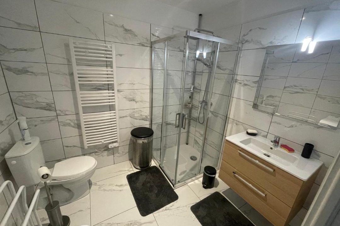 Photo of Bathroom in Beynost