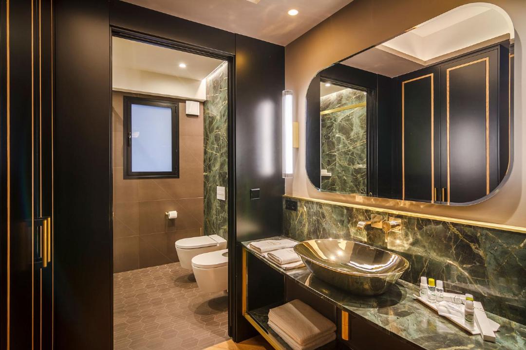 Photo of Bathroom in Logrono Historic Centre
