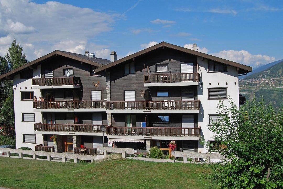 Photo of Buildings in Saint-Pierre-de-Clages