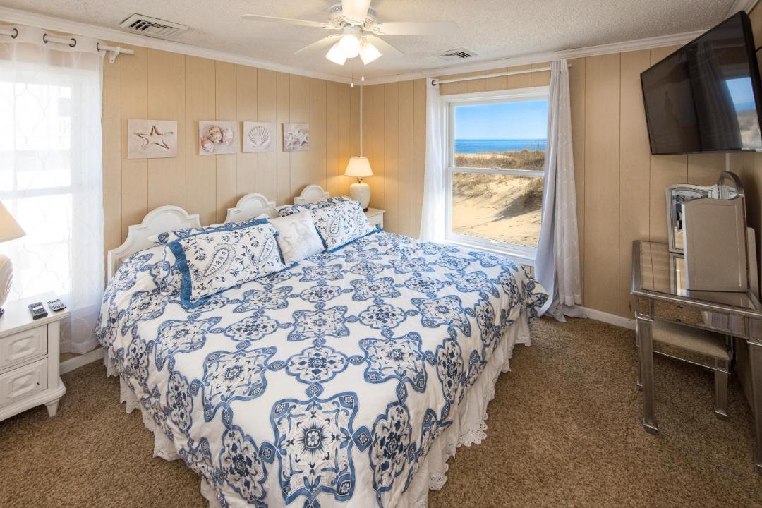 Photo of Bedroom in Sandbridge