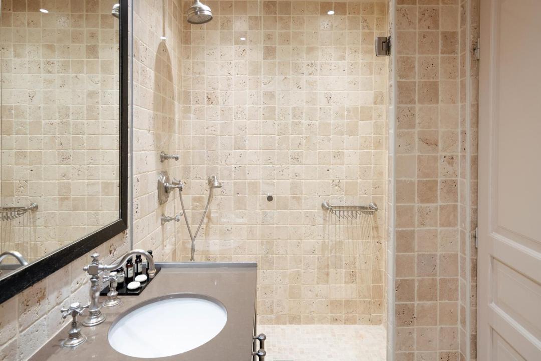 Photo of Bathroom in Arsenal