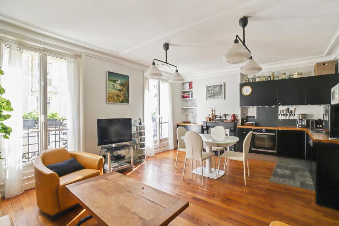 Photo of Livingroom in 18th Arrondissement