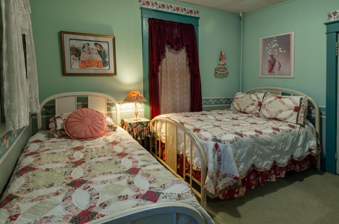 Photo of Bedroom in Red Boiling Springs